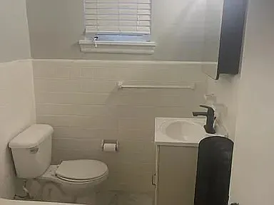 623 Pine St #1R — Photo 6
