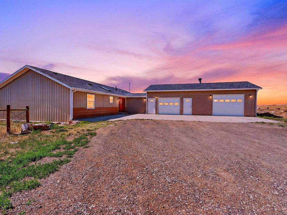 1st image of 300 Roger Canyon Rd