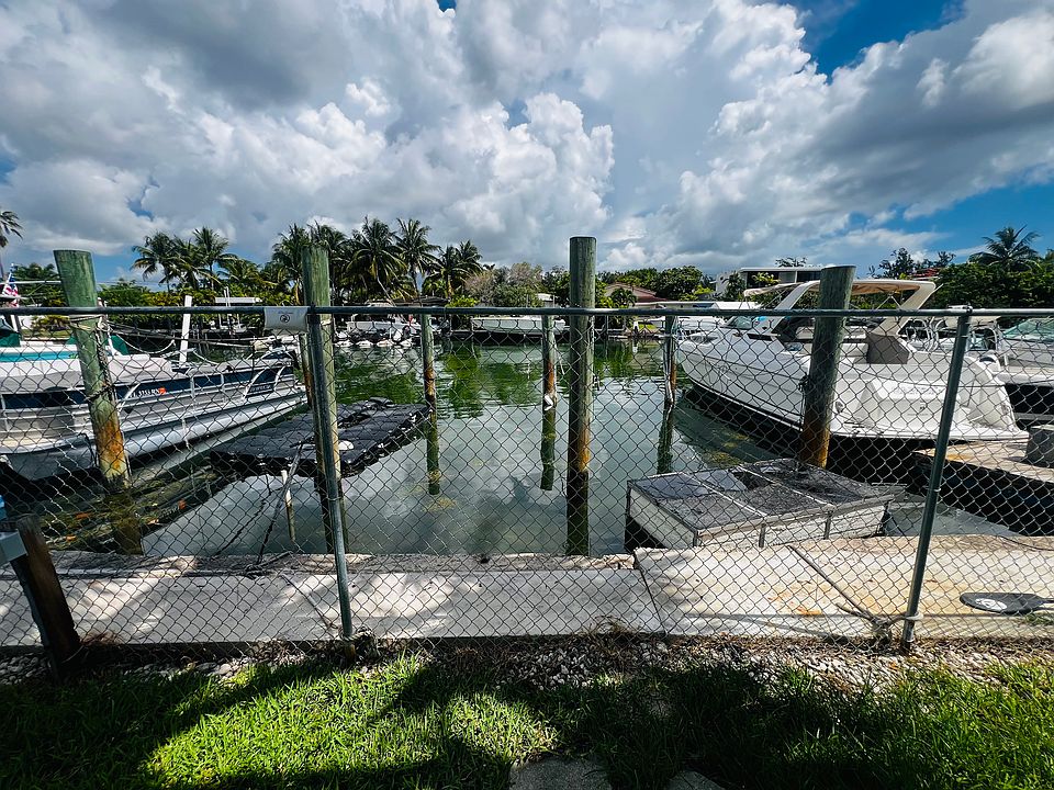 1st image of 2047 Calais Dr #3