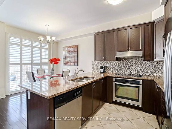 3rd image of 27 Sussexvale Dr