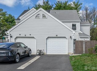 6 Stowe Ct, Freehold, NJ 07728