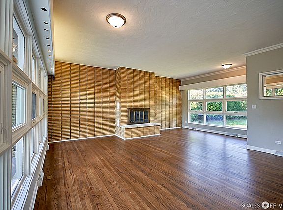 5th image of 22W345 Crest Ave