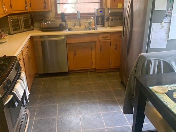 3rd image of 4601 Seeley Ave