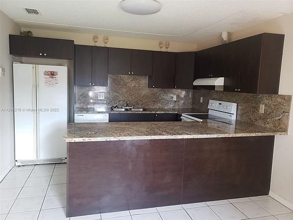 2nd image of 230 San Remo Blvd #230