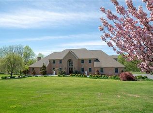 383 Apple Dr, Bath, PA 18014