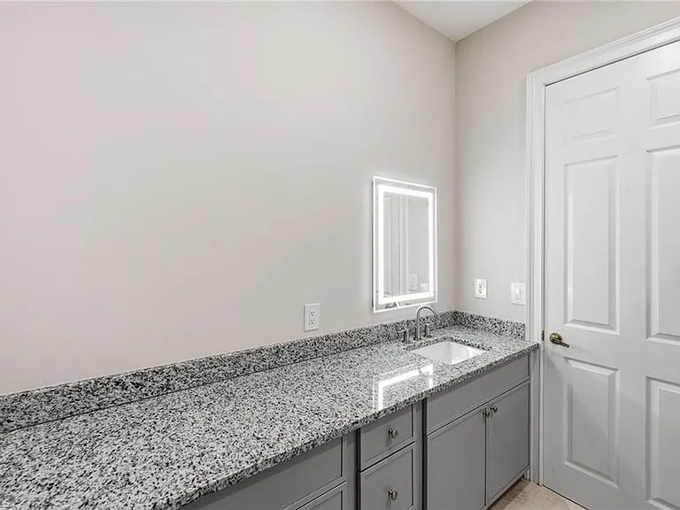 25820 Creekbend Dr — Photo 24