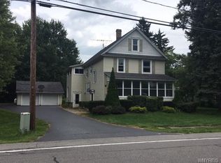 39 N Main St, Middleport, NY 14105