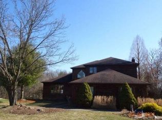 9567 Park Place Dr, Brecksville, OH 44141