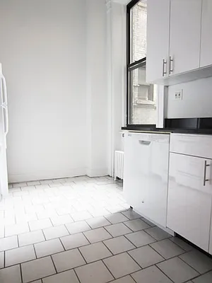 Rented by City Connections Realty | media 19