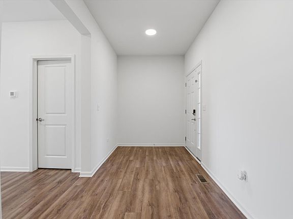 2nd image of 2050 Pembridge Ln
