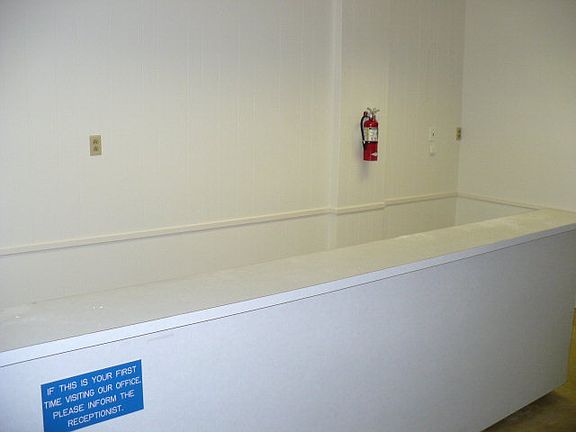 5th image of 568 W Main St