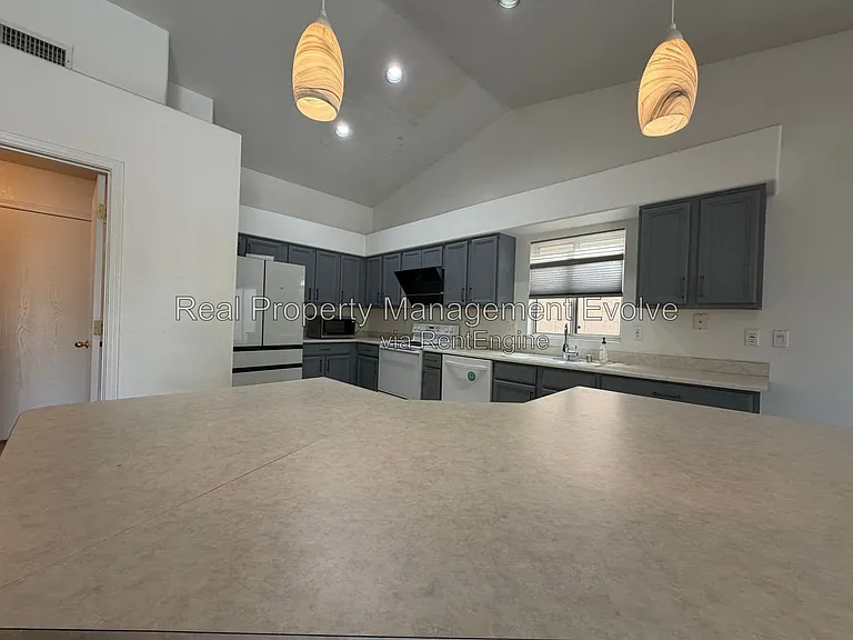2227 E Edna Ave — Photo 12