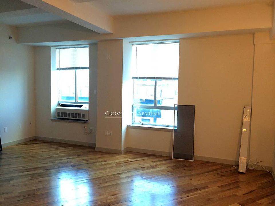 1st image of 2928 41st Ave #607