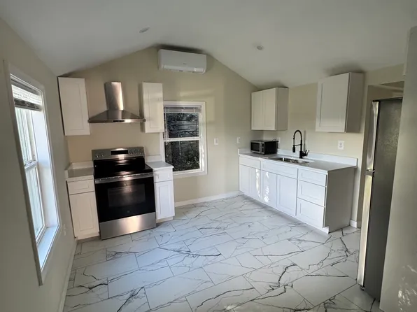 918 King St, Charlottesville, VA 22903