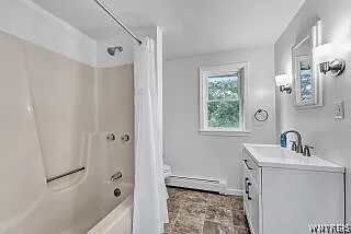 2 bed, 1.0 bath, 1000 sqft, $1,200 — Photo 3