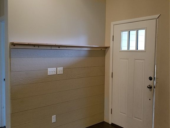 3rd image of 500 Sandalwood Dr SW