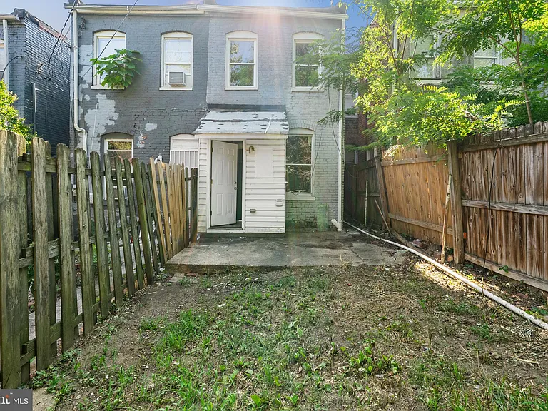 1711 Ashburton St — Photo 27