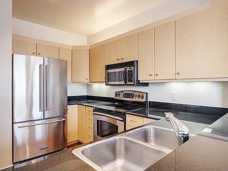 140 S Van Ness Ave #1131 — Photo 9