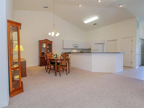 3rd image of 6721 Basswood Cir