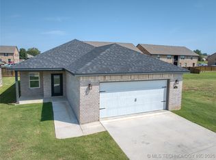 212 Cottonwood St, Calera, OK 74730