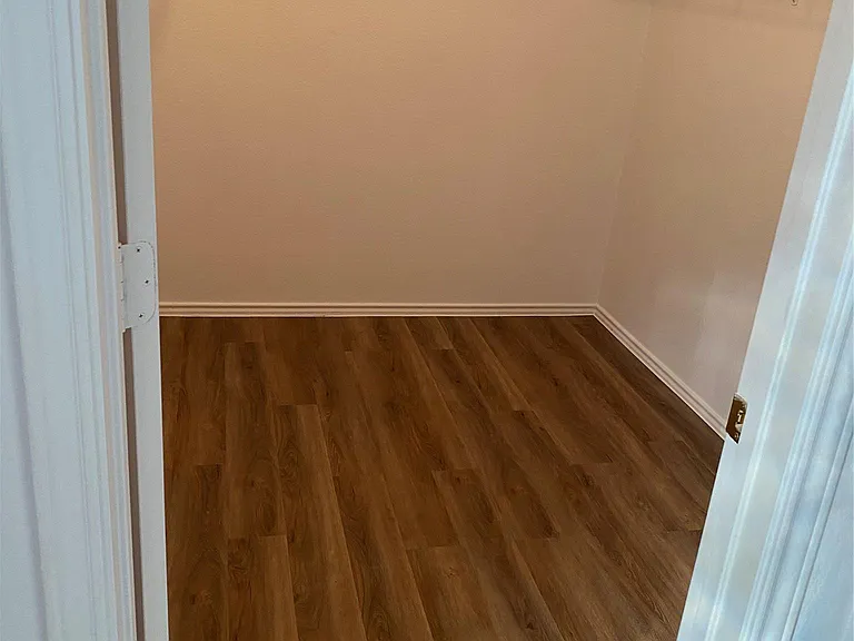 1850 Logan Dr — Photo 9