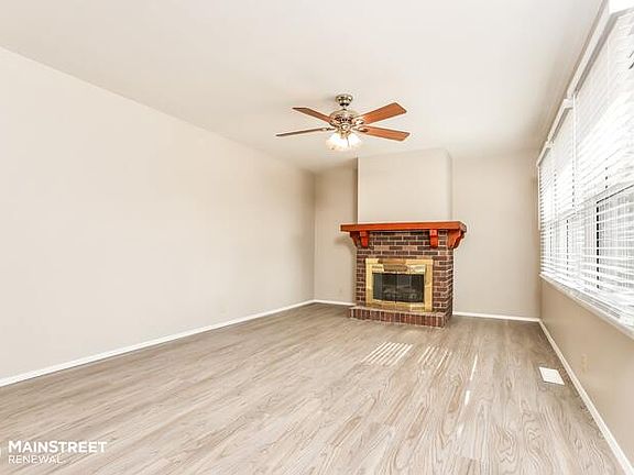 4th image of 2145 Canterbury Dr