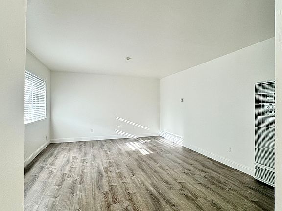 4th image of 6221 Montecito Blvd #24