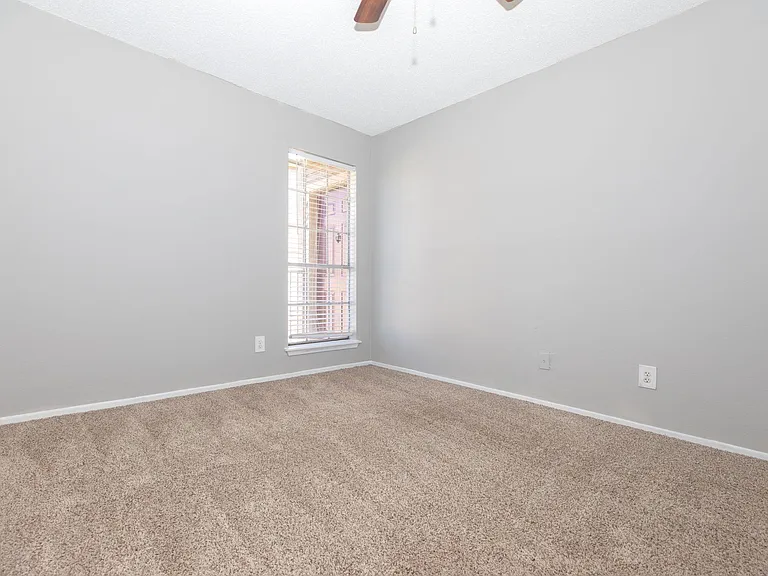 Coventry Park Apartments — Photo 17