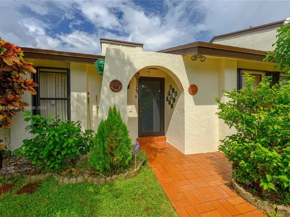 12815 SW 66th Terrace Dr, Miami, FL 33183