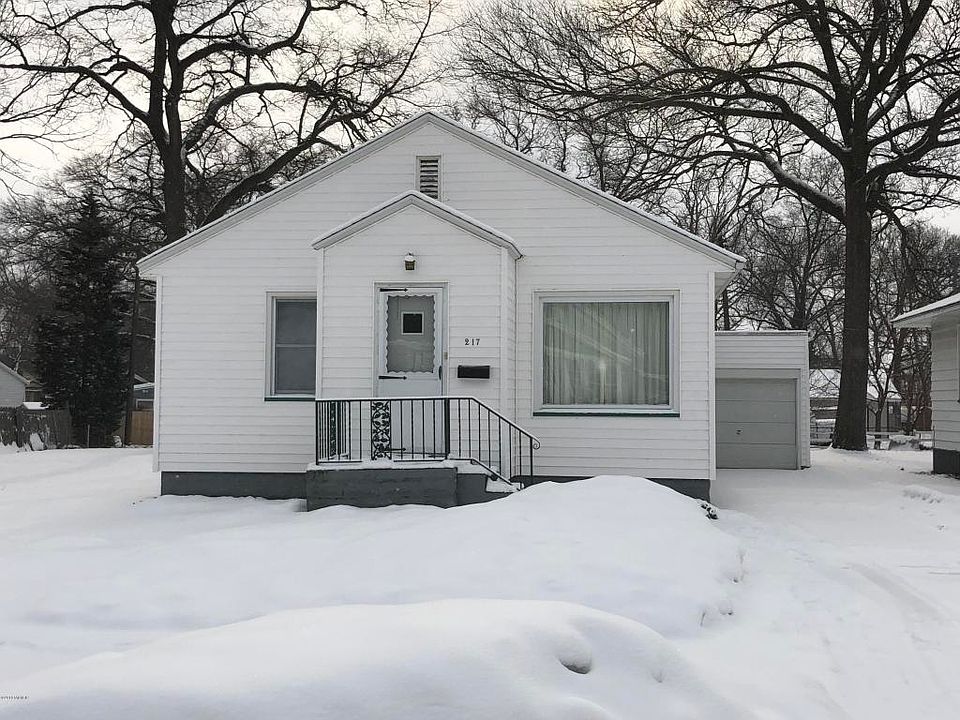 1st image of 217 E Lincoln Ave