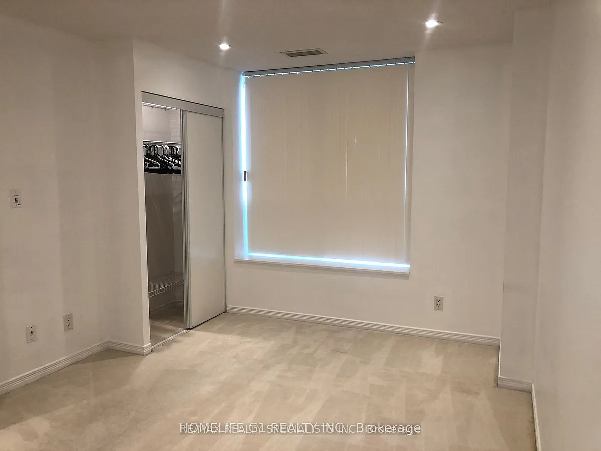 Building Photo - 4889 Kimbermount Ave #111