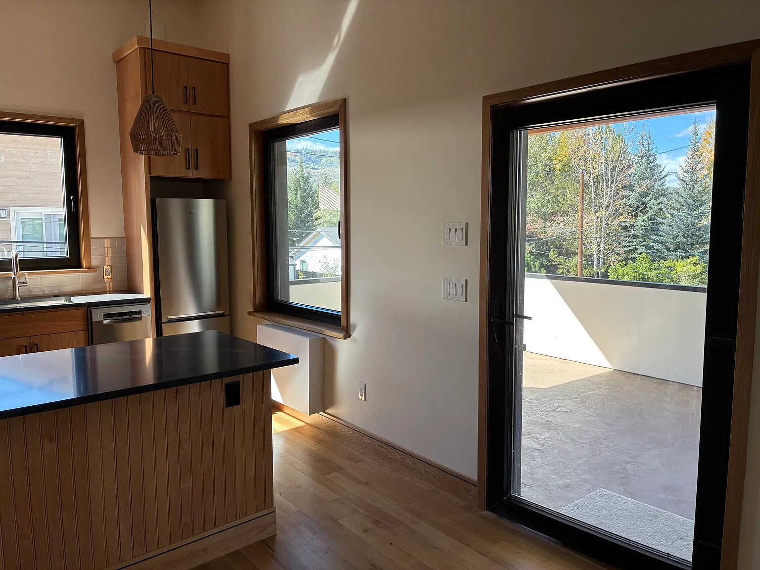2 bed, 650 sqft, $3,500 — Photo 2