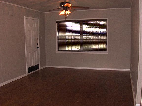 2nd image of 2119 Pearl St APT 1C