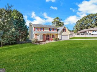 1725 Skyland Glen Dr, Snellville, GA 30078