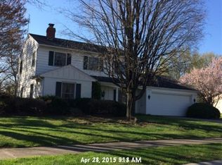 2918 Roscommon Dr, Fort Wayne, IN 46805