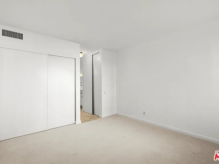 5460 White Oak Ave #A105 — Photo 12