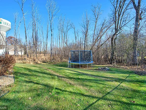 4th image of 5285 Fenson Ct N