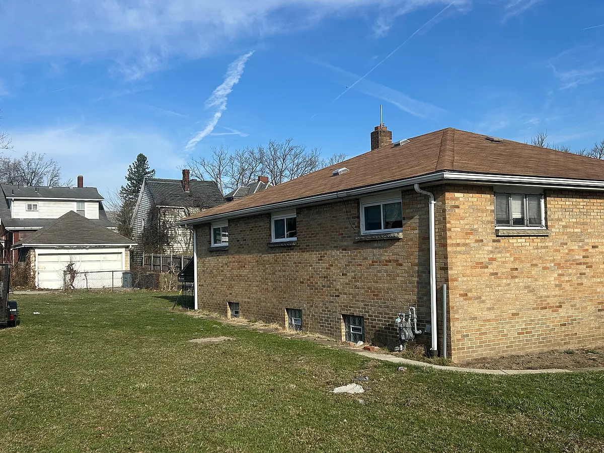 Building Photo - 423 Miller Ave