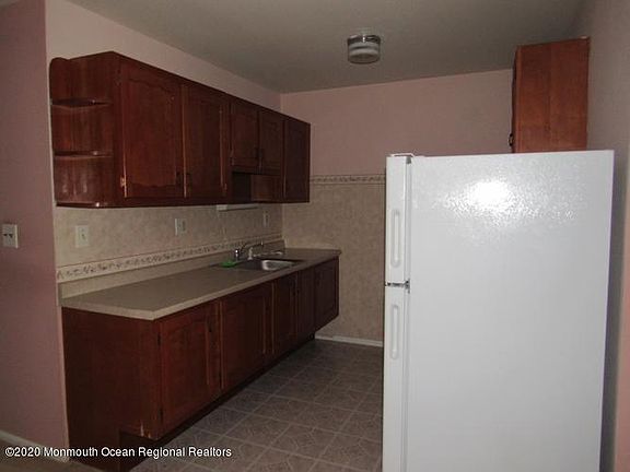 5th image of 100C Edinburgh Ln