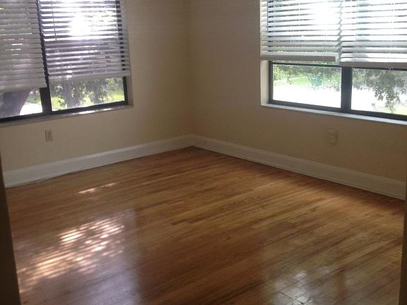 2nd image of 521 Columbia Dr APT 3