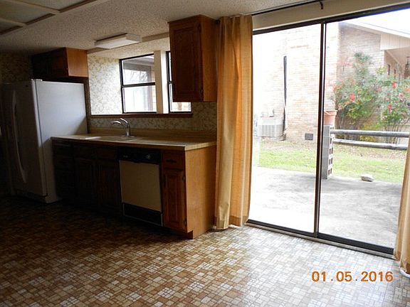4th image of 1704 Susan Dr