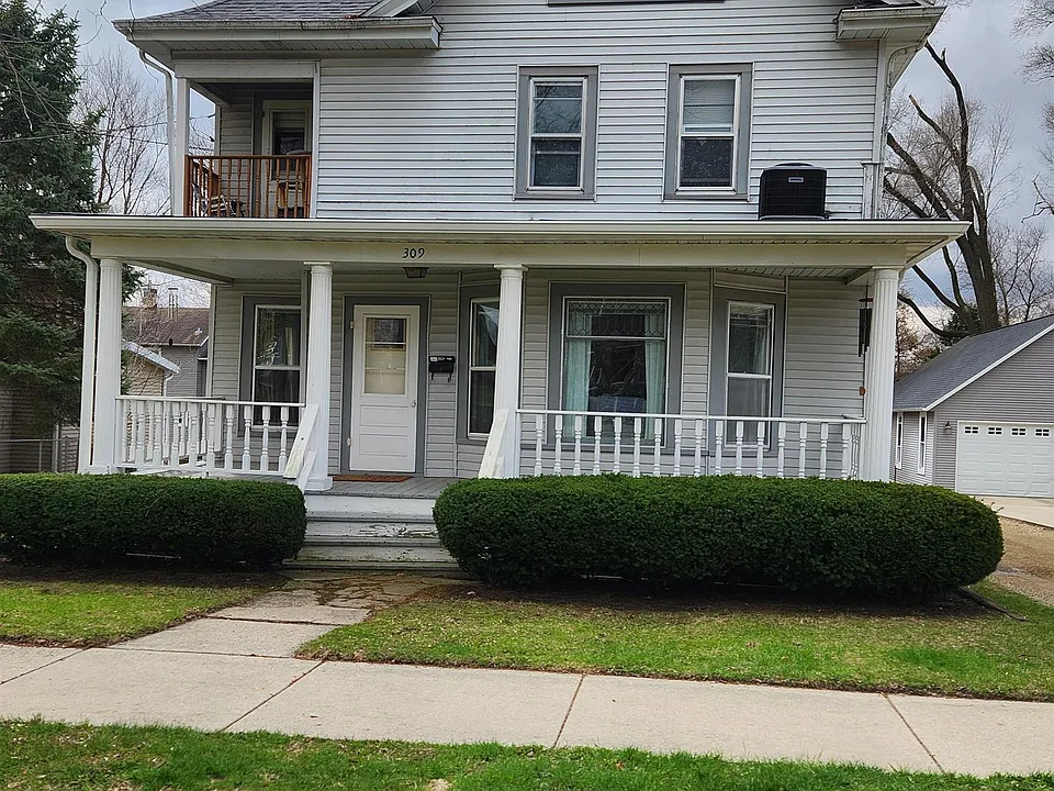 309 Oak St