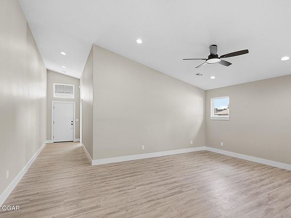 4th image of 2202 Modern Ave