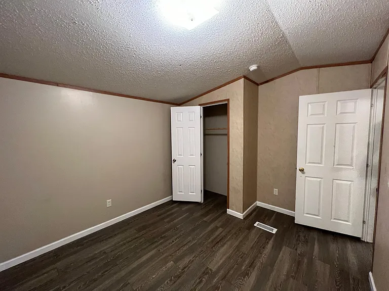 21561 Leonard St #21569 — Photo 13