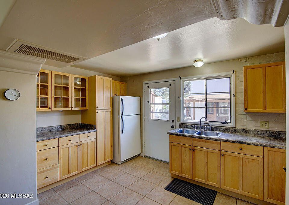 1st image of 135 S Paseo Quinta