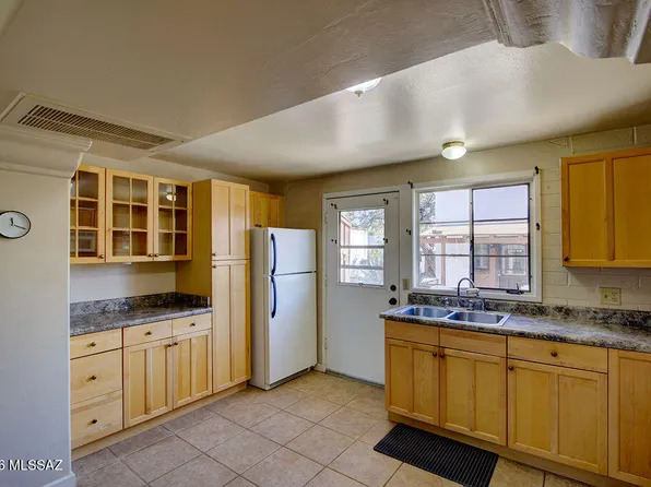 135 S Paseo Quinta APT C, Green Valley, AZ 85614