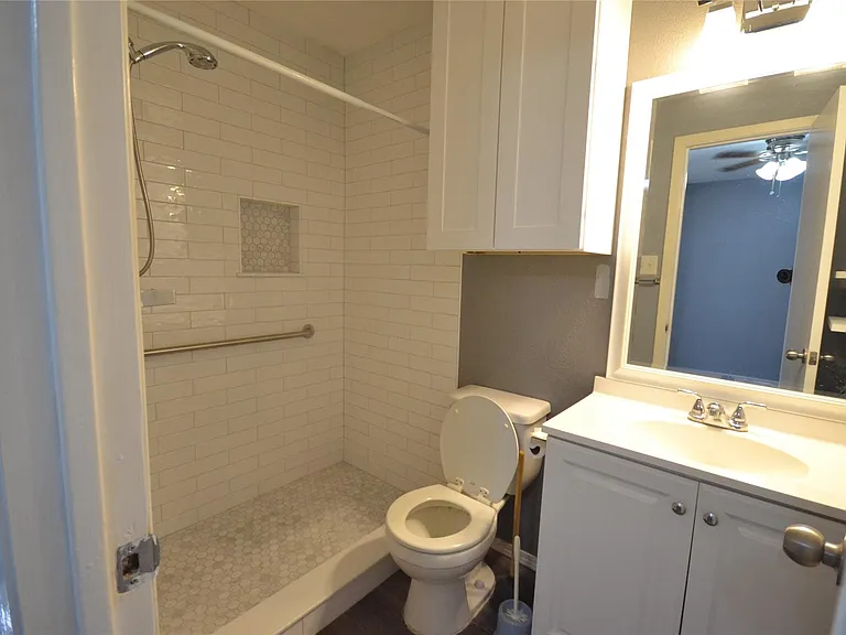 16114 Windermere Dr — Photo 10