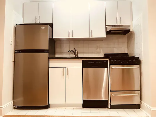 Rented by Metropolis Real Estate of Manhattan | media 58