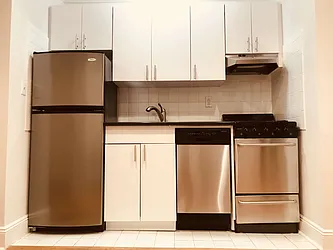 Rented by Metropolis Real Estate of Manhattan