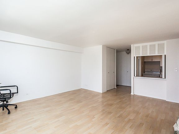 4th image of 70 W Burton Pl APT 3108